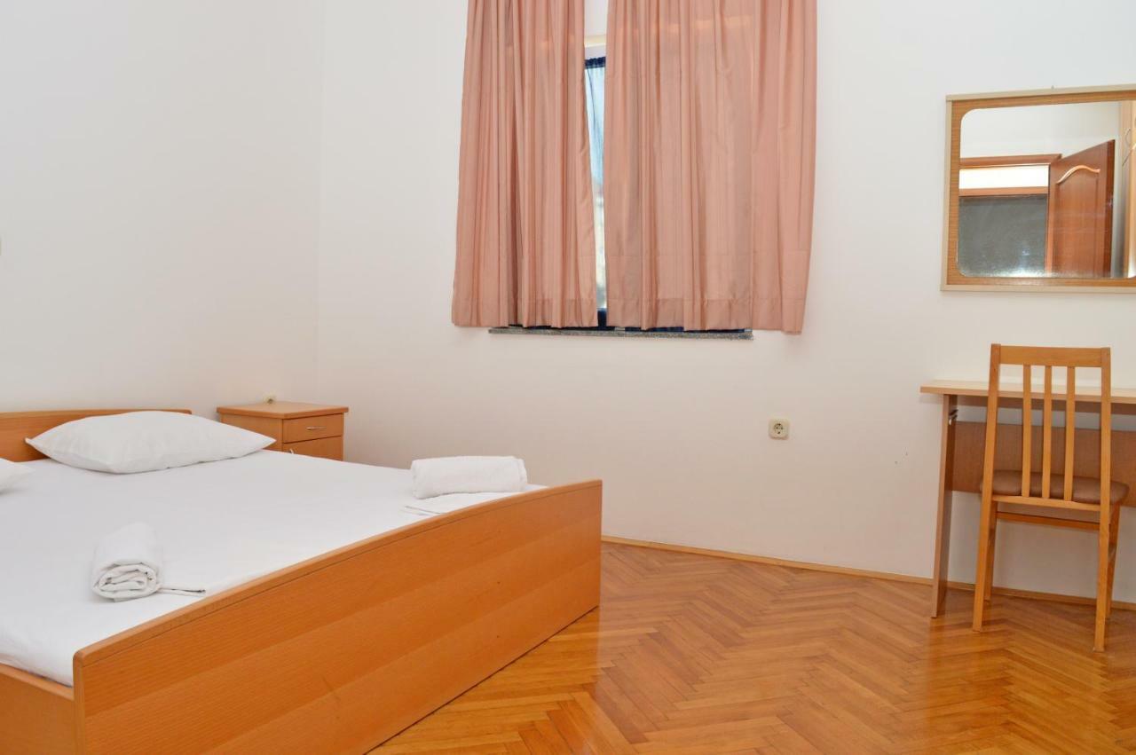 Apartmani Macak II Novalja Exterior photo