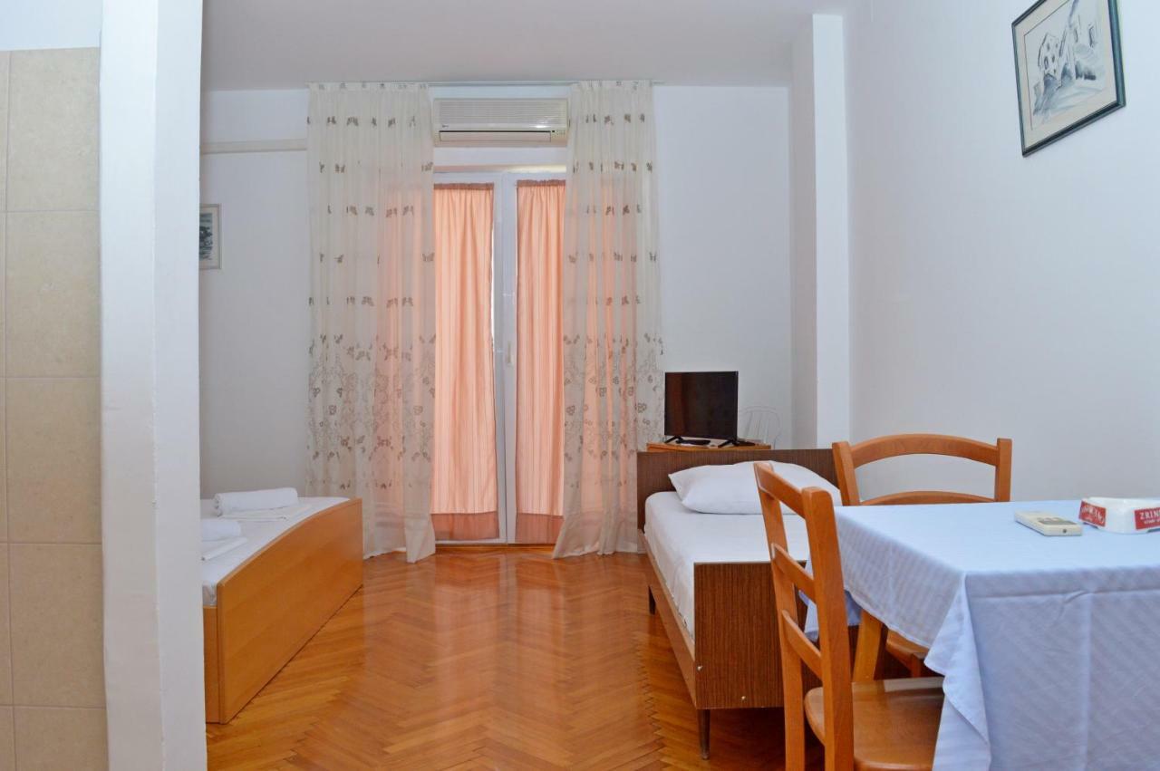 Apartmani Macak II Novalja Exterior photo